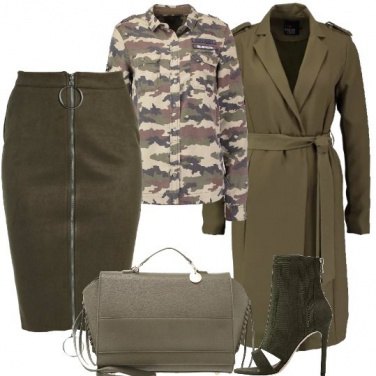 Outfit Militare femminile