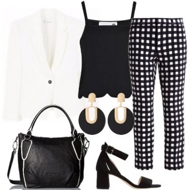 Outfit In ufficio in bianco e nero