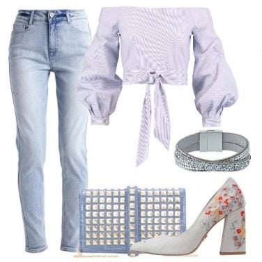Outfit Con le spalle in evidenza