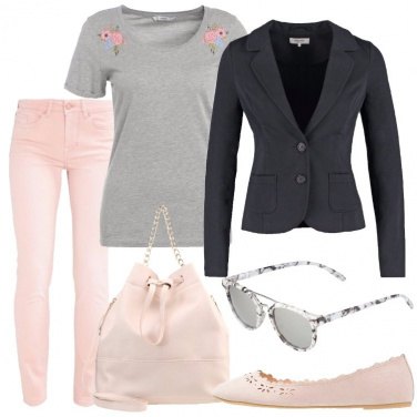 Outfit Giornata in grigio e rosa