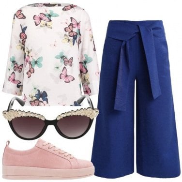 Outfit Con farfalle blu e rosa