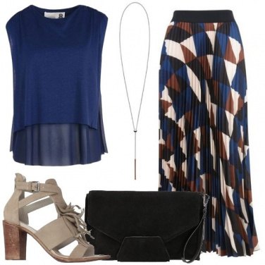 Outfit Geometrie e plissettature