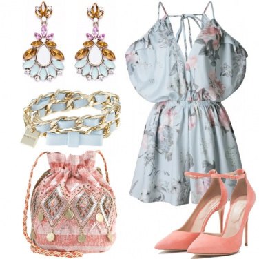 Outfit Romantica in azzurro e pesca