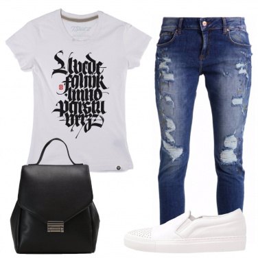 Outfit A passeggio con le sneakers