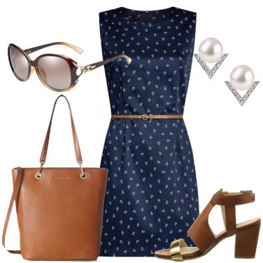 Outfit Blu e cuoio