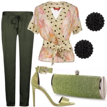 Outfit Tacco verde e pois