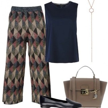 Outfit Pantaloni geometrici