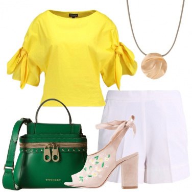 Outfit Il sandalo in fantasia floreale