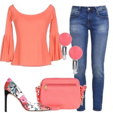 Outfit Décolleté a fiori