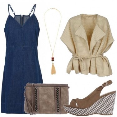 Outfit Denim beige e zeppe