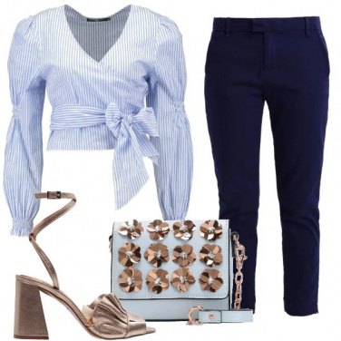 Outfit Camicetta con il fiocco