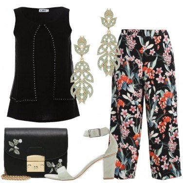 Outfit Fiori sui pantaloni