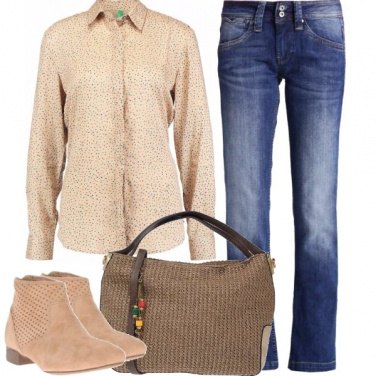 Outfit Jeans e colori neutri