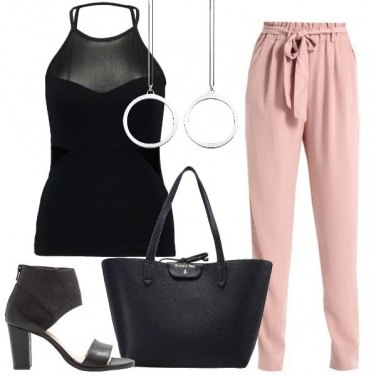Outfit In ufficio in rosa e nero