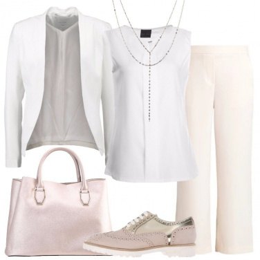Outfit Mannish dai colori tenui