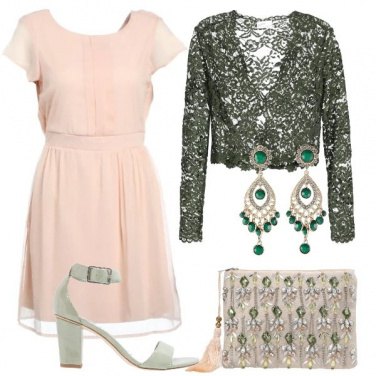 Outfit Delicata in cipria e verde