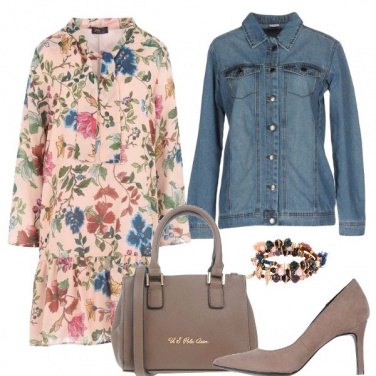 Outfit Fiori jeans e tacchi