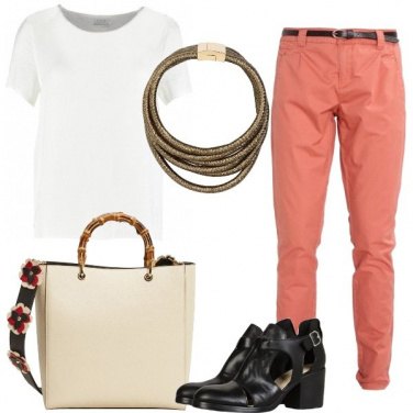 Outfit Blusa e pantaloni