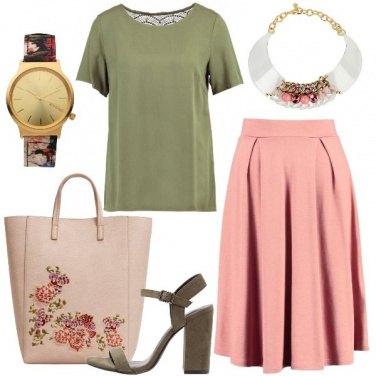 Outfit Blusa e gonna a campana