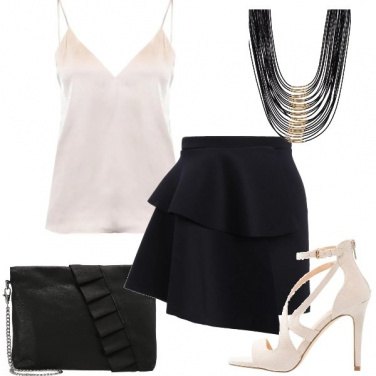 Outfit Asimmetrie e rouches
