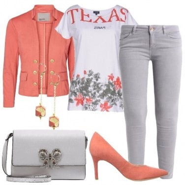 Outfit La giacca con i bottoni dorati