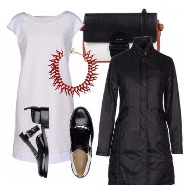 Outfit Color corallo sul bianco
