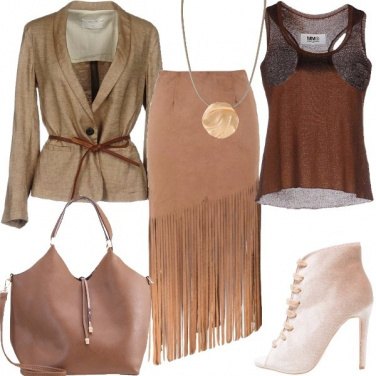 Outfit Protagonista con le frange