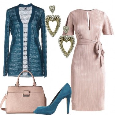 Outfit Verde petrolio e rosa