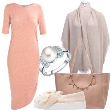 Outfit Minimal ed asimmetrico