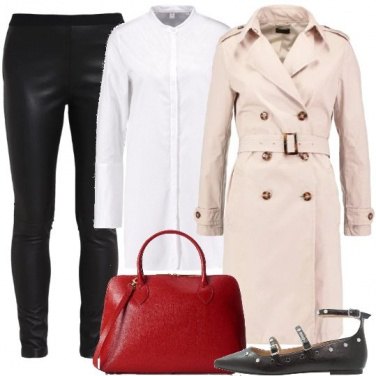 Outfit Il trench e un tocco di rosso