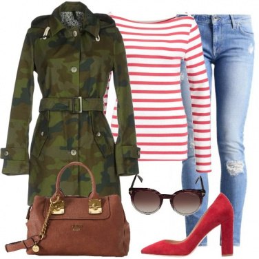 Outfit Un trench in camouflage