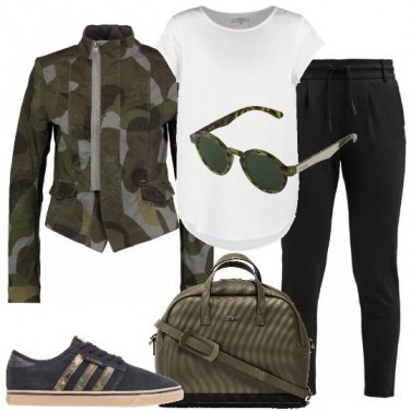 Outfit Viaggio in stile militare
