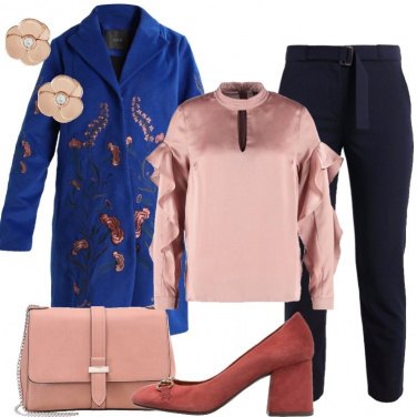 Outfit Il cappotto bluette ricamato
