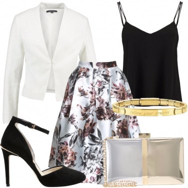 Outfit A cena fuori con il bracciale dorato