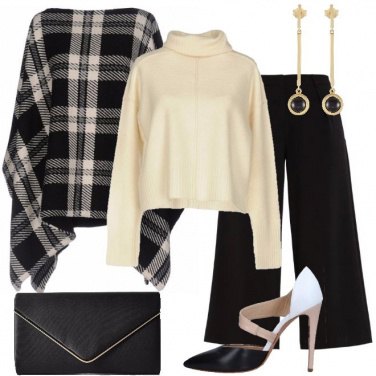 Outfit Pantaloni culotte e mantella a quadri