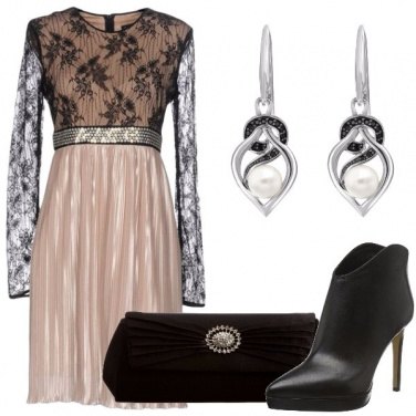 Outfit Pizzo e plissè