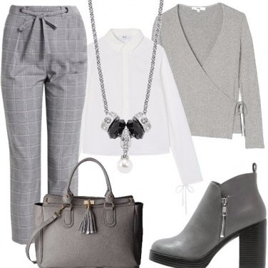 Outfit Pantaloni a scacchi grigi