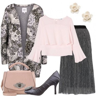 Outfit Blazer grigio in fantasia floreale