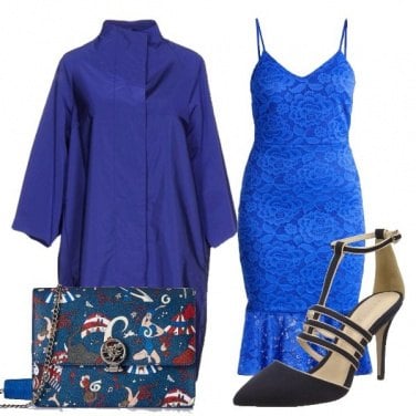 Outfit In pizzo blu