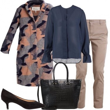 Outfit Pantaloni e camicetta
