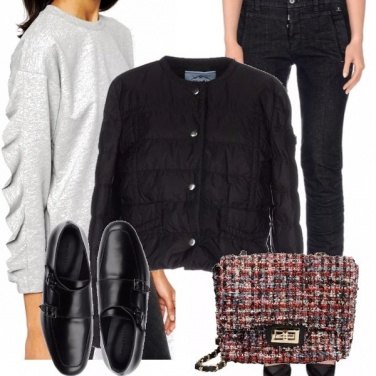 Outfit Felpa svolazzante e borsa in tweed