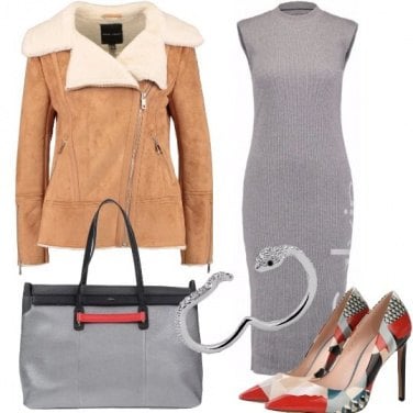 Outfit Tacchi alti e tubino grifato