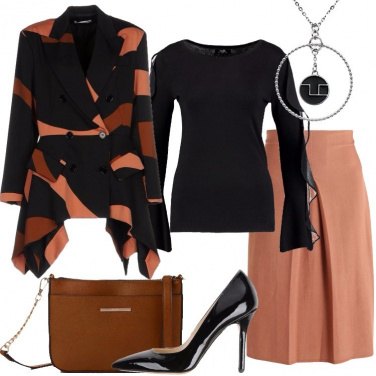 Outfit La giacca nera in fantasia