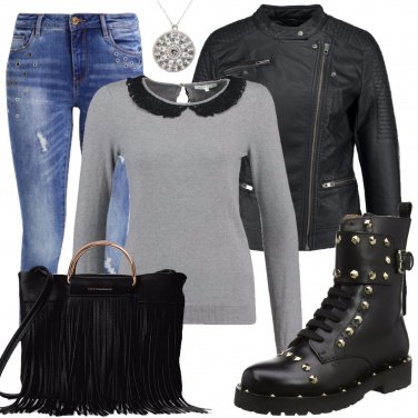 Outfit Aggressiva con gli anfibi