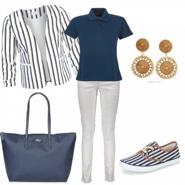 giacca a righe bianche e blu