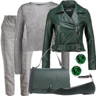 Outfit Grigio e verde