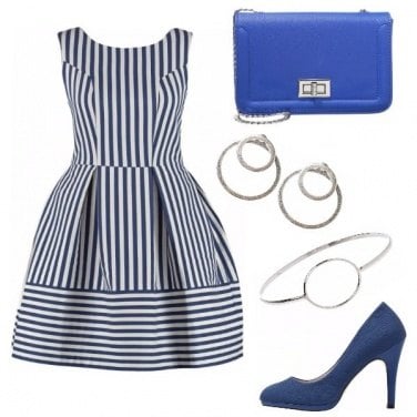 Outfit Righe blu e bianche