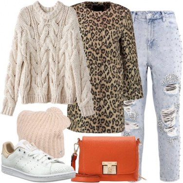 Outfit Cappotto animalier con le sneakers