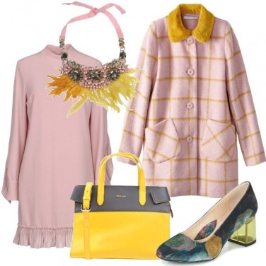 Outfit Vestito corto con maniche plissè