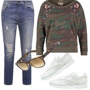 Outfit Combat girl